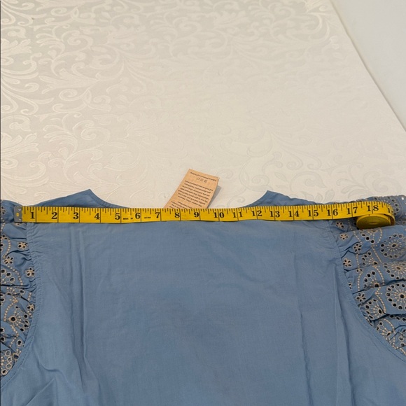 Blue Eyelet Lace Flutter Sleeve Top. Ladies 2X - Picture 11 of 14